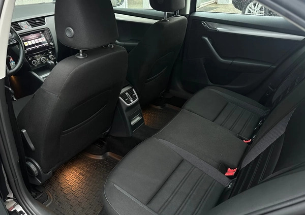 Skoda Octavia cena 65900 przebieg: 118000, rok produkcji 2019 z Poznań małe 154